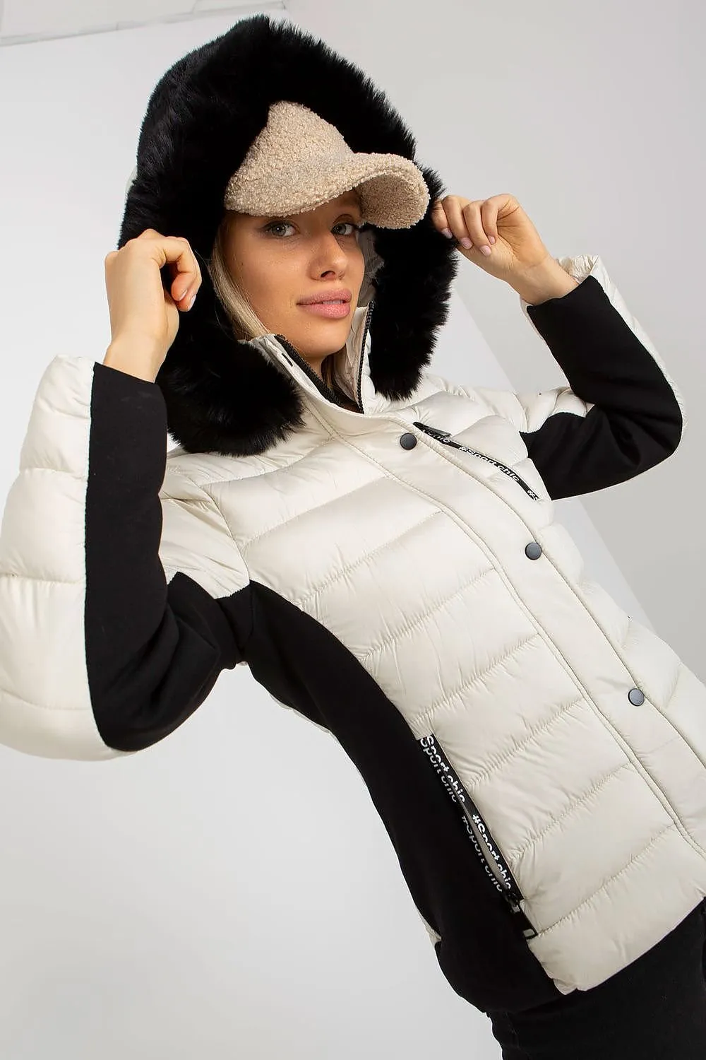 Chic Insulated Winter Coat with Removable Faux Fur Hood