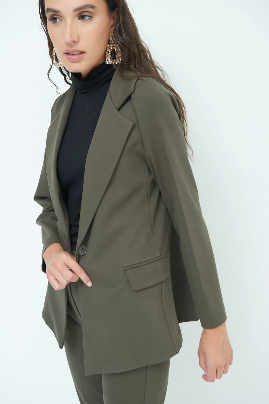 Chic tailored jacket with pockets wholesale