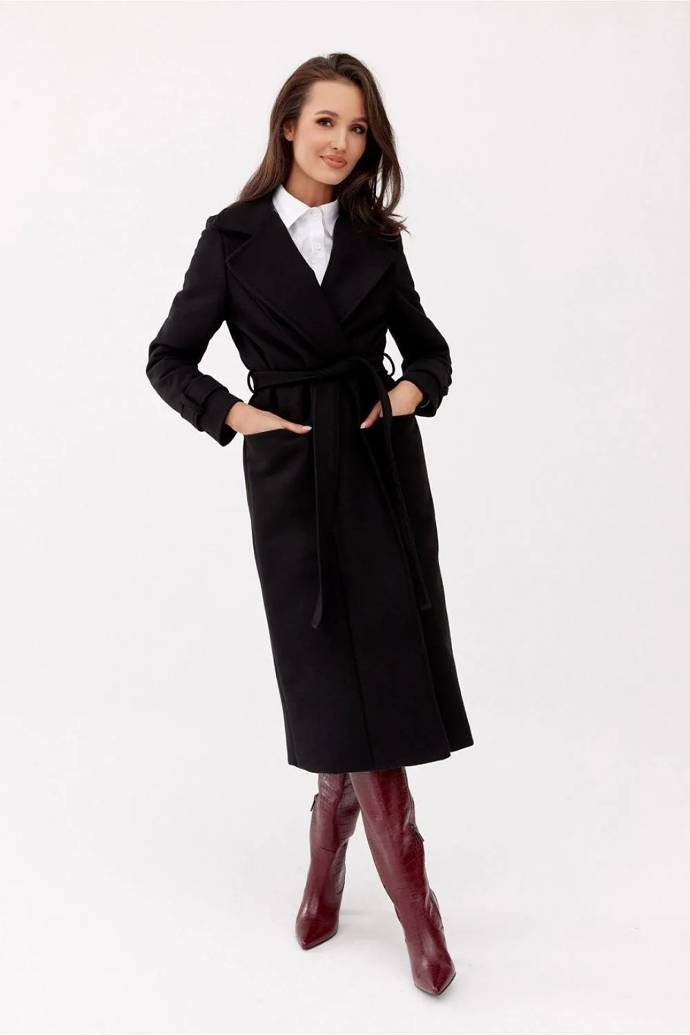 Chic Wool Coat with Waist-Defining Belt