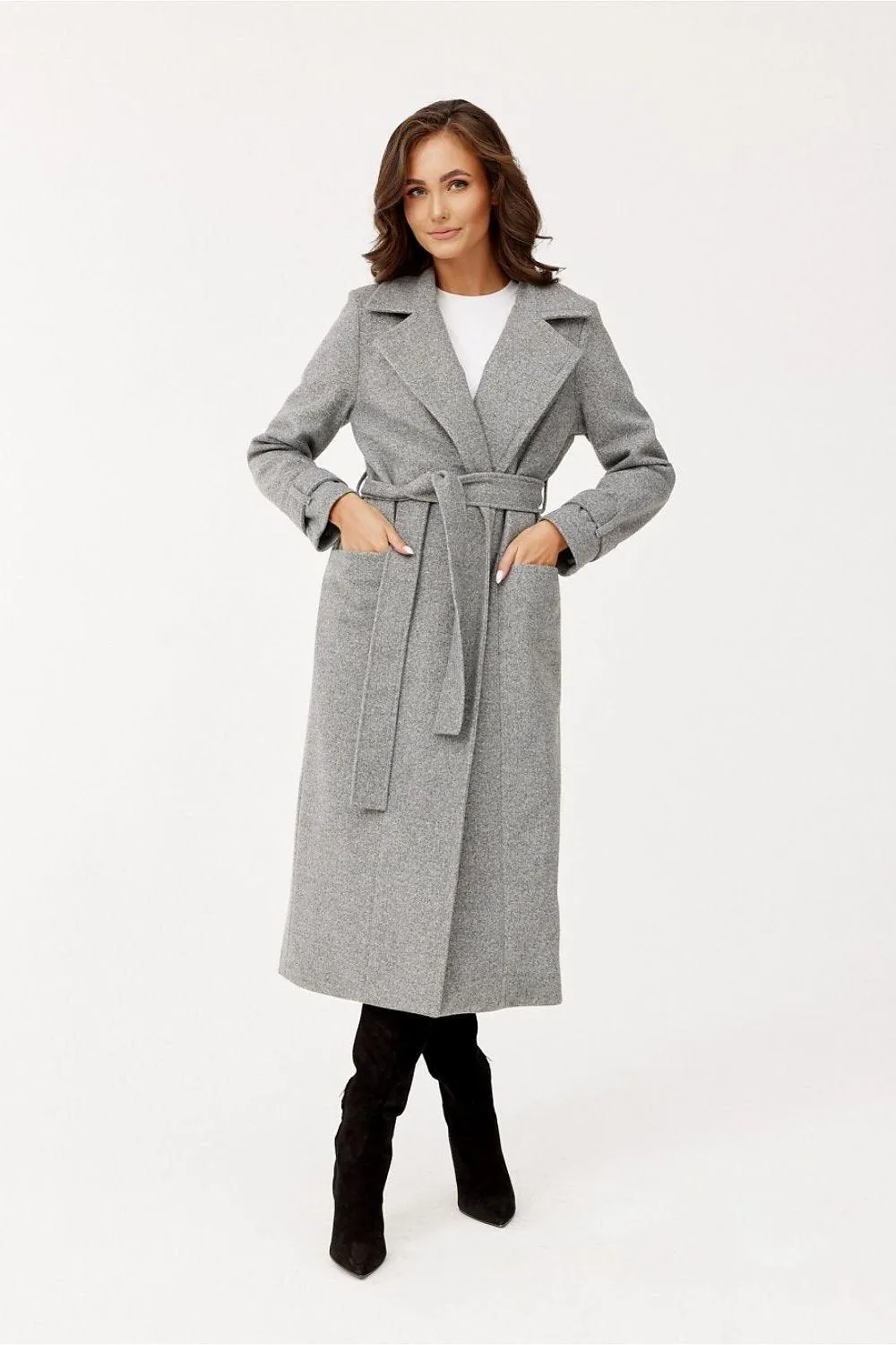 Chic Wool Coat with Waist-Defining Belt