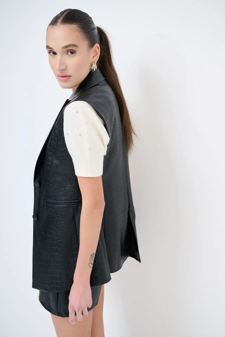 Faux leather sleeveless blazer with tailored fit wholesale